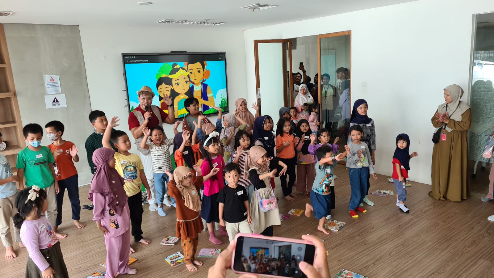 Jelajah Buku Cerita Bersama Dongeng Paman Gery